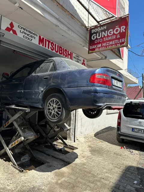 Atölyede bakım ve onarım çalışması — Doğan Güngör Oto Tamir Atölyesi, Adana
